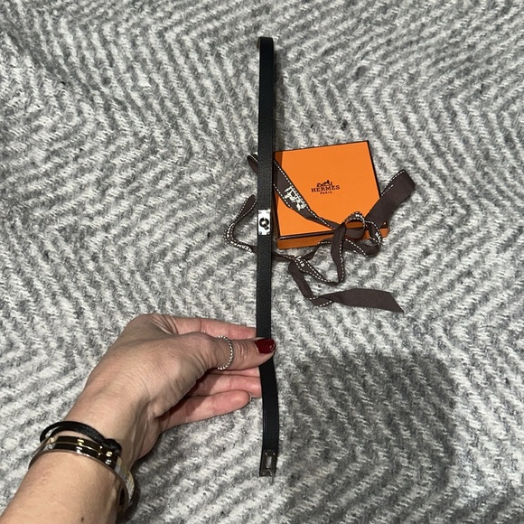 Gorgeous Hermes  Kelly leather bracelet - Picture 4 of 9